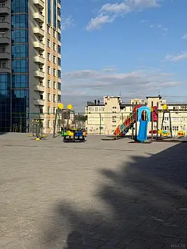 Satılır 4 otaqlı mənzil 239 m²