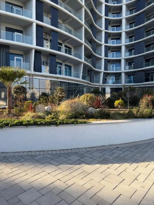 Satılır 4 otaqlı mənzil 239 m²