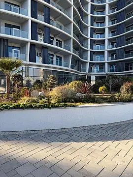 Satılır 4 otaqlı mənzil 239 m²