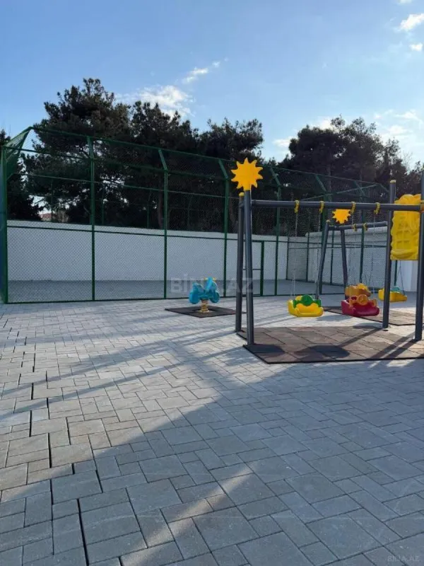 Satılır 4 otaqlı mənzil 239 m²