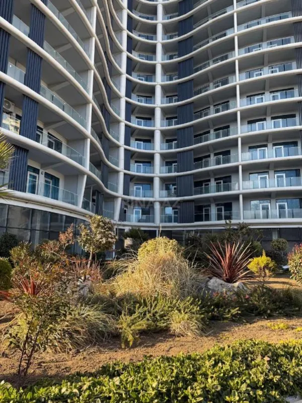 Satılır 4 otaqlı mənzil 239 m²