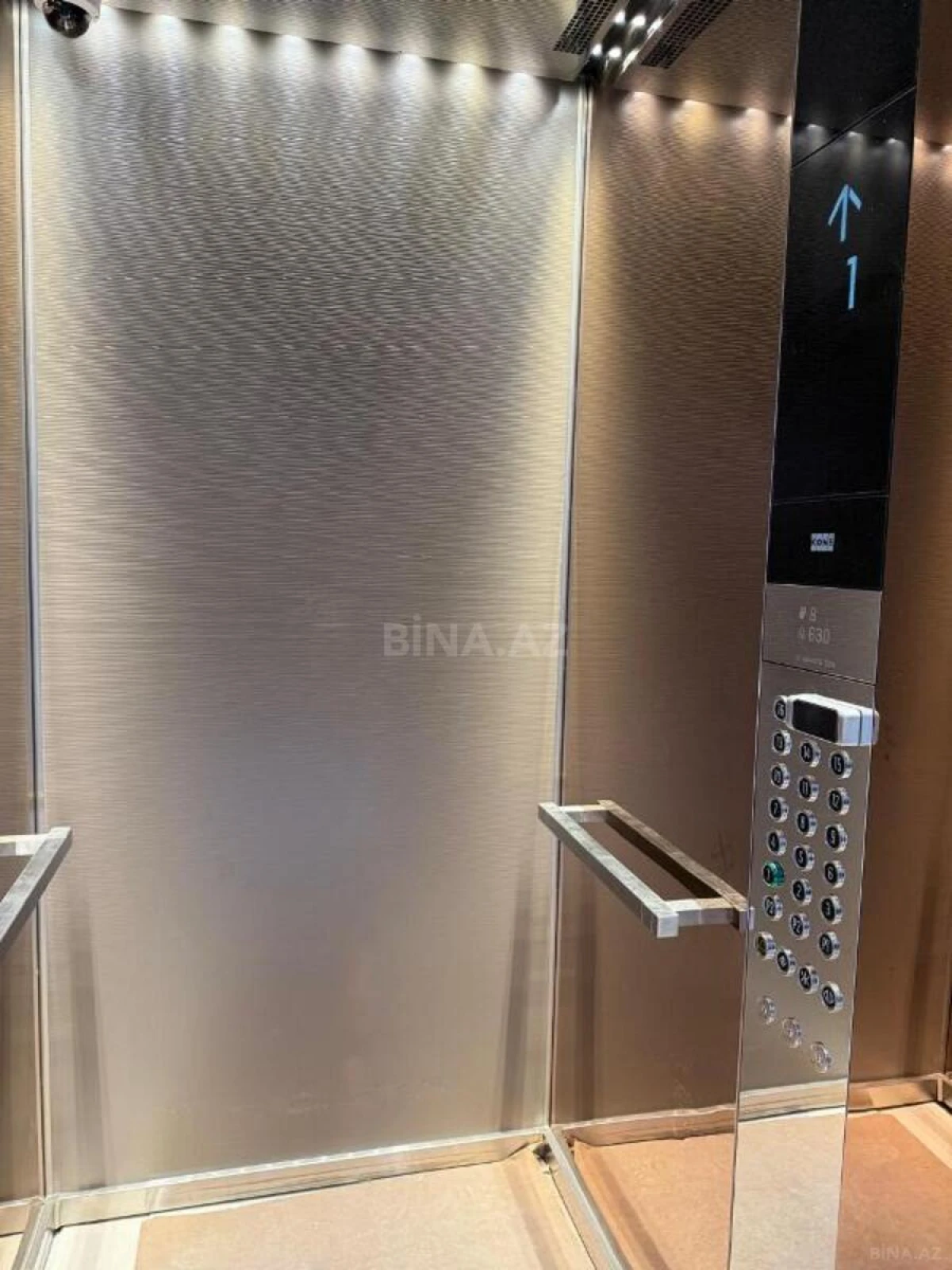 Satılır 4 otaqlı mənzil 239 m²