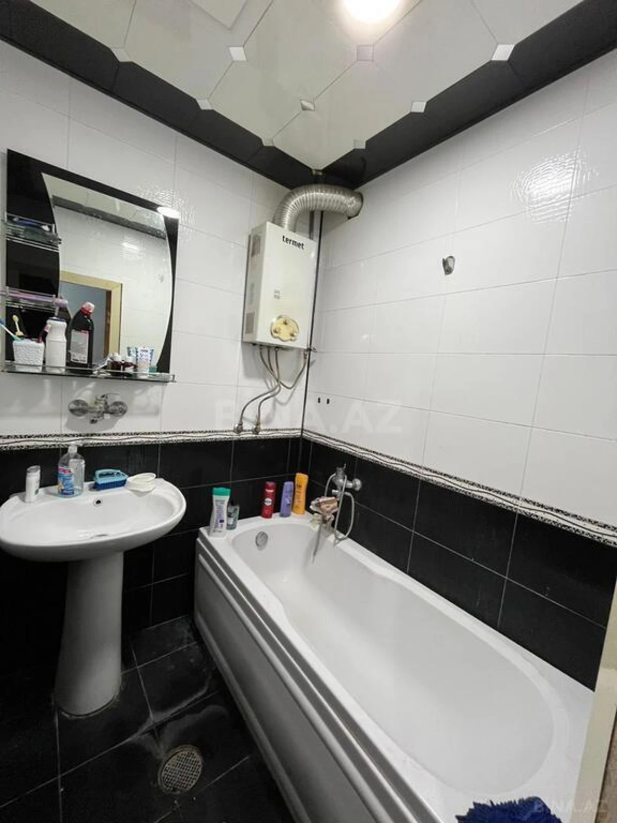 Satılır 5 otaqlı mənzil 120 m²