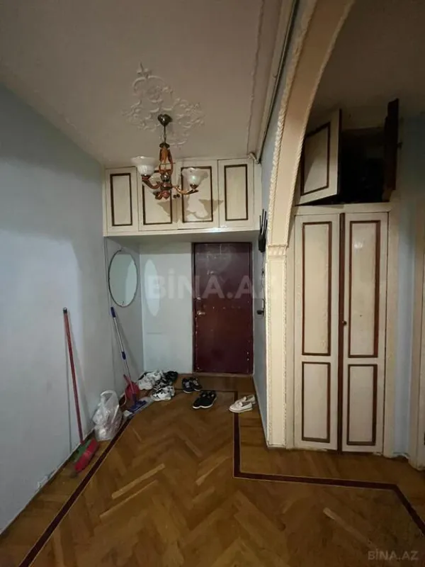 Satılır 5 otaqlı mənzil 120 m²