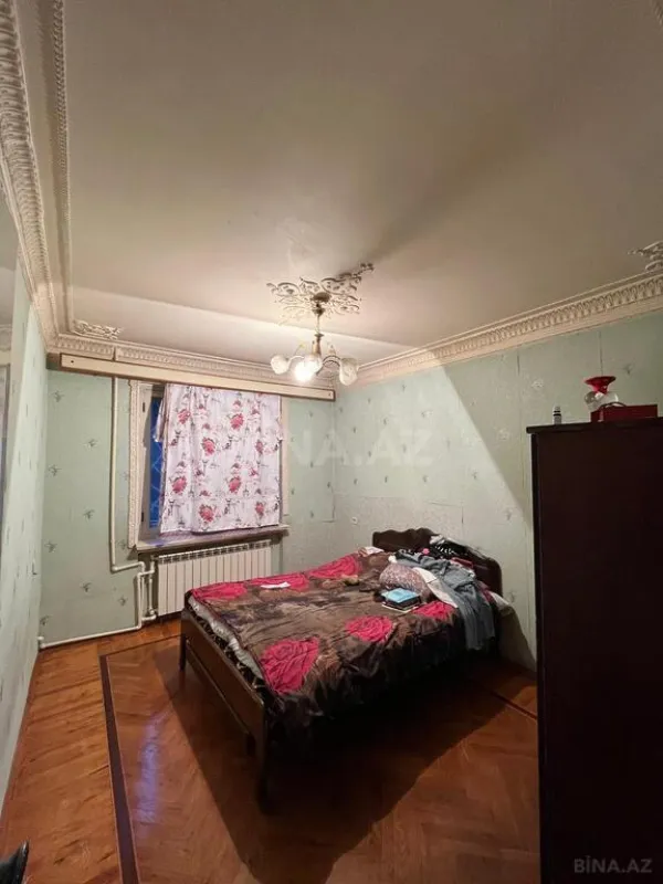 Satılır 5 otaqlı mənzil 120 m²