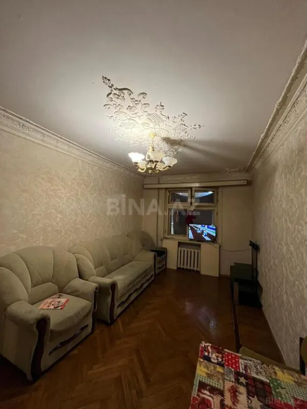 Satılır 5 otaqlı mənzil 120 m²