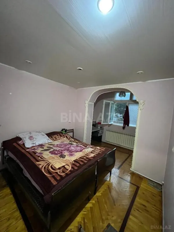 Satılır 5 otaqlı mənzil 120 m²