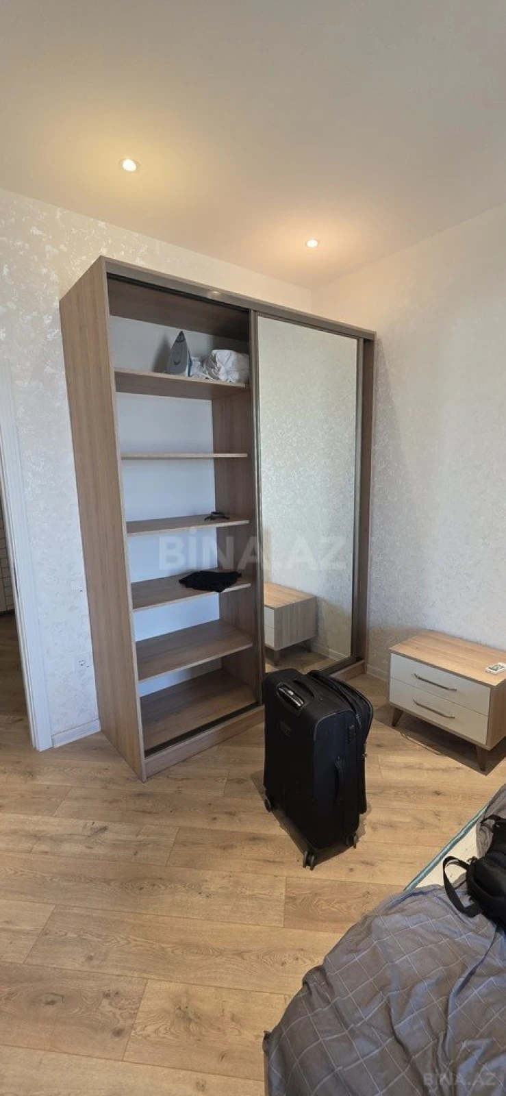 Kirayə verilir 2 otaqlı mənzil 105 m²
