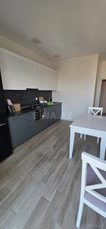 Kirayə verilir 2 otaqlı mənzil 105 m²
