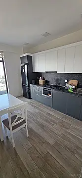 Kirayə verilir 2 otaqlı mənzil 105 m²