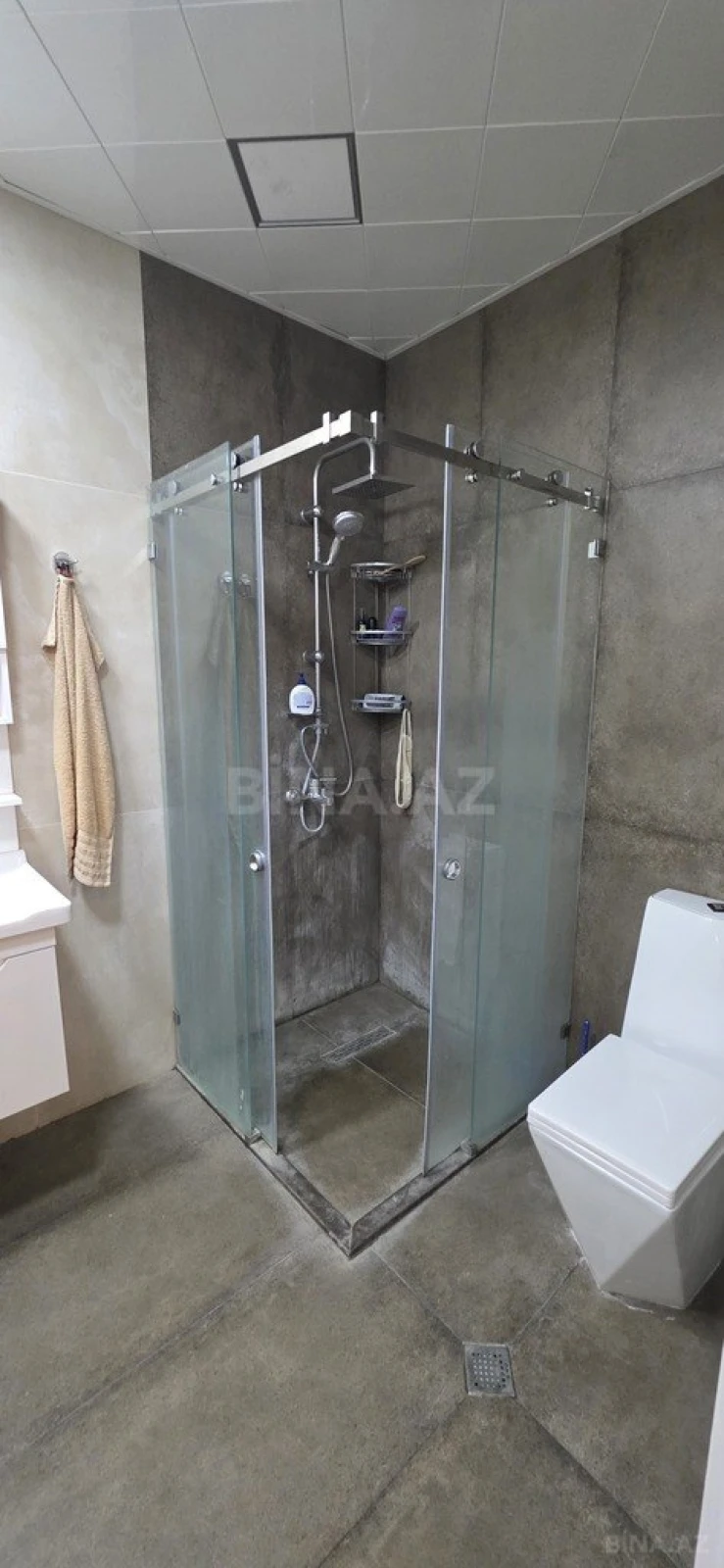Kirayə verilir 2 otaqlı mənzil 105 m²