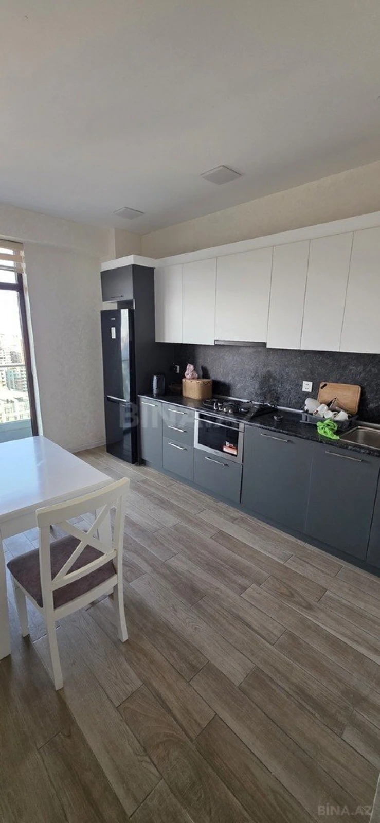 Kirayə verilir 2 otaqlı mənzil 105 m²