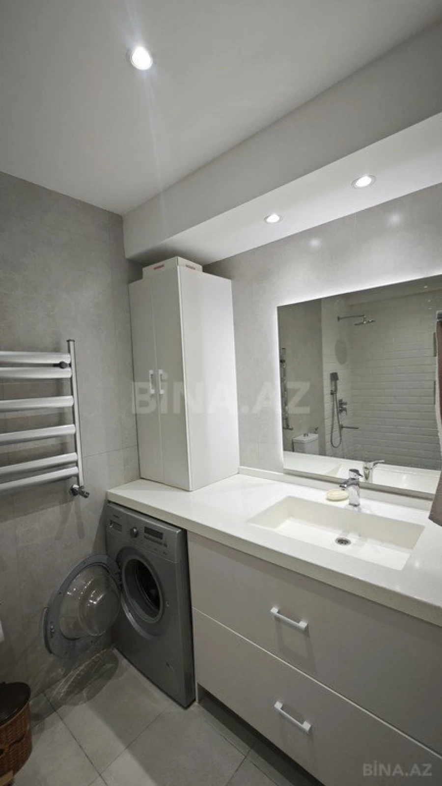 Satılır 4 otaqlı mənzil 100 m²