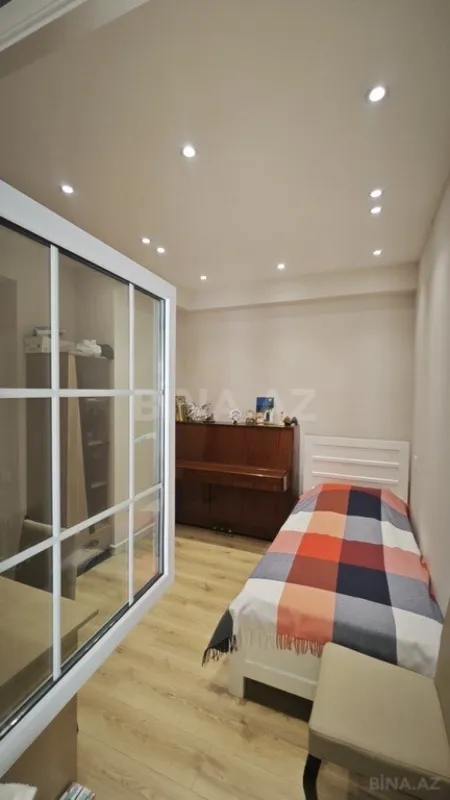 Satılır 4 otaqlı mənzil 100 m²