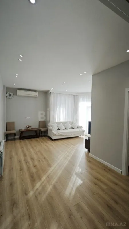 Satılır 4 otaqlı mənzil 100 m²