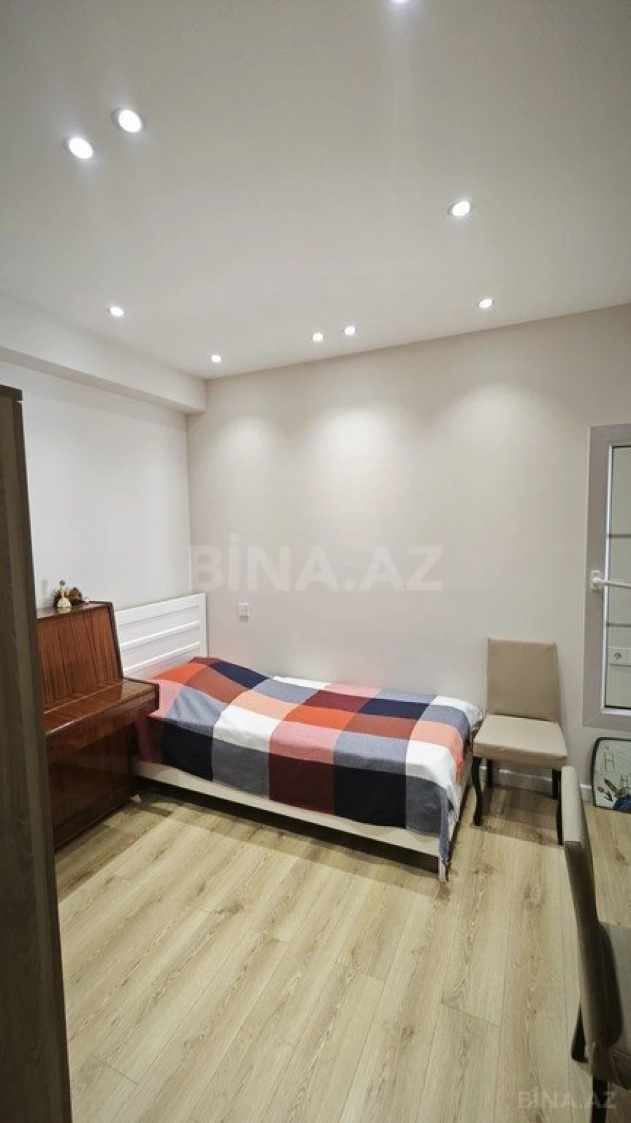 Satılır 4 otaqlı mənzil 100 m²