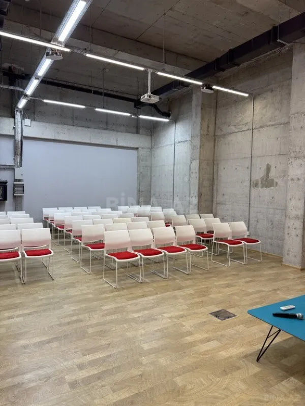 Kirayə verilir obyekt 205 m²