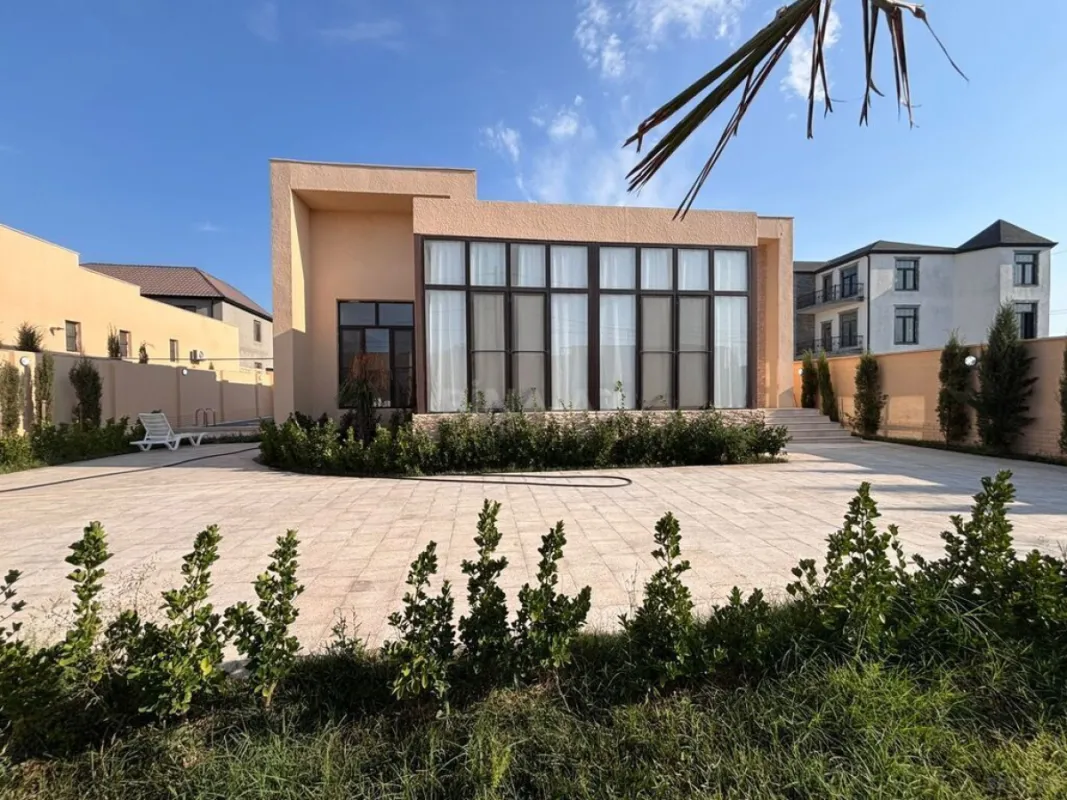 Satılır 5 otaqlı həyət evi 200 m²