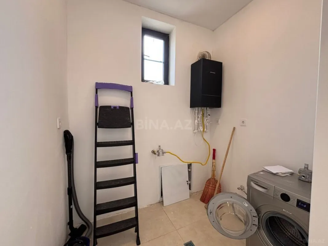 Satılır 5 otaqlı həyət evi 200 m²