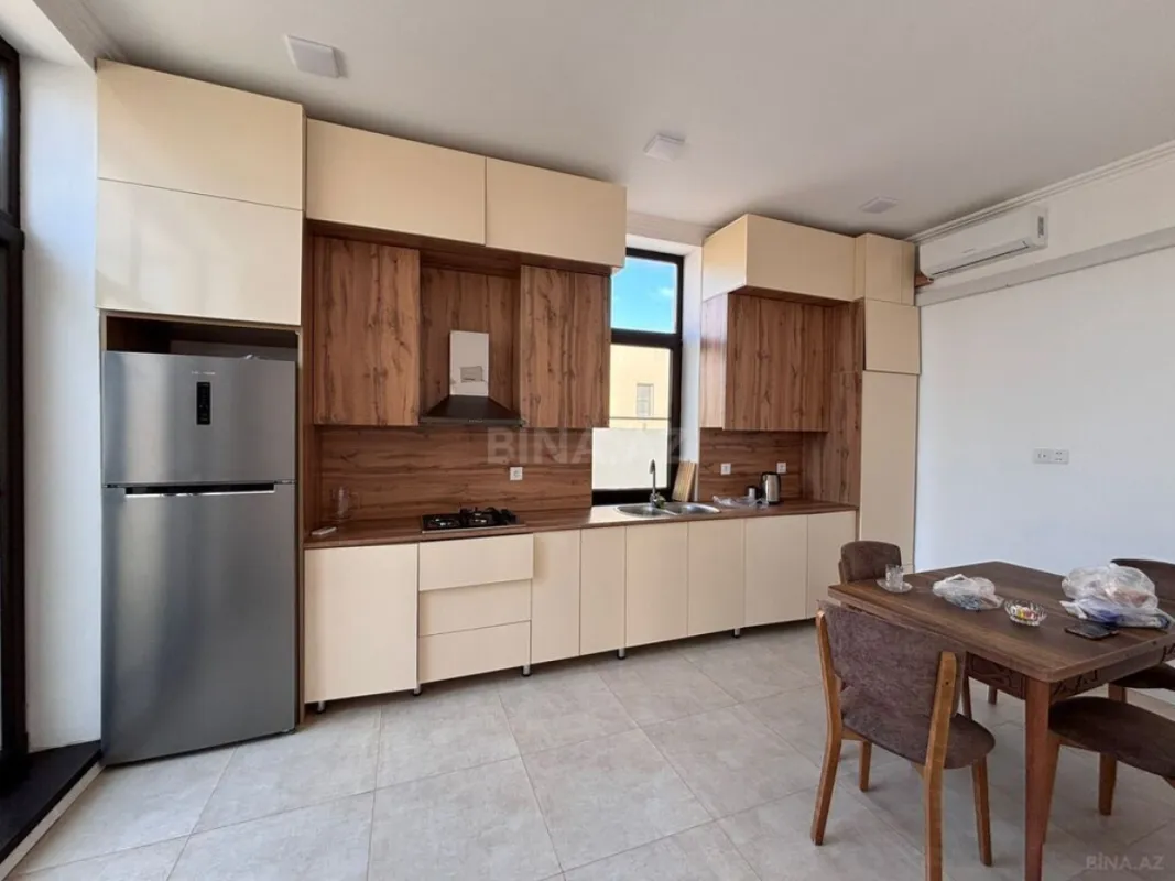 Satılır 5 otaqlı həyət evi 200 m²