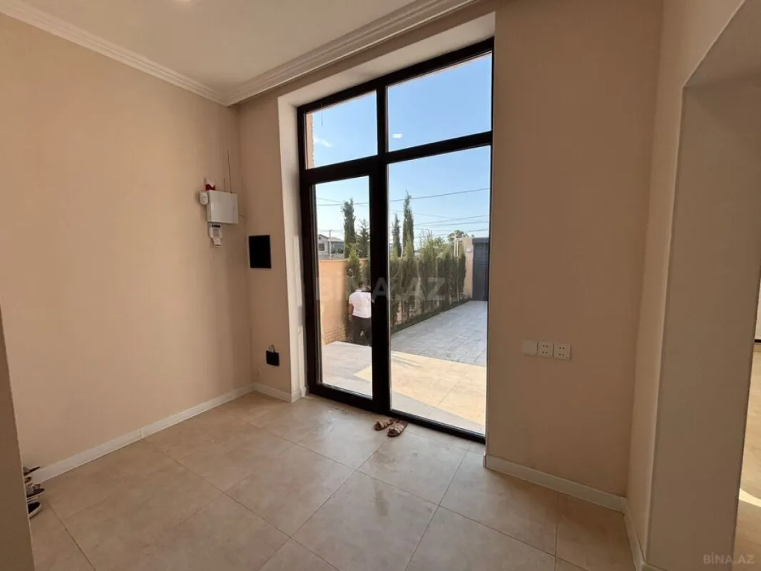 Satılır 5 otaqlı həyət evi 200 m²