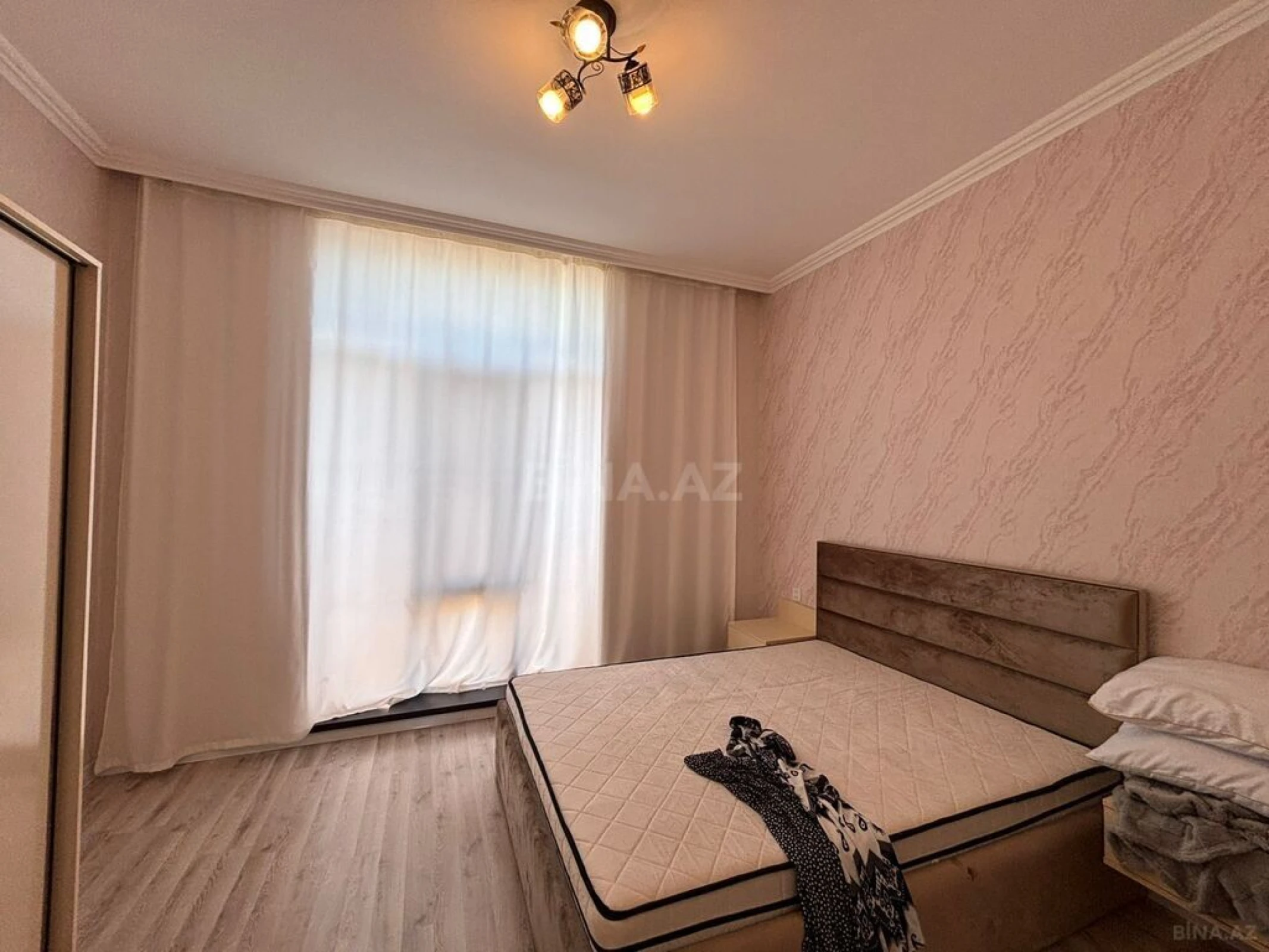 Satılır 5 otaqlı həyət evi 200 m²