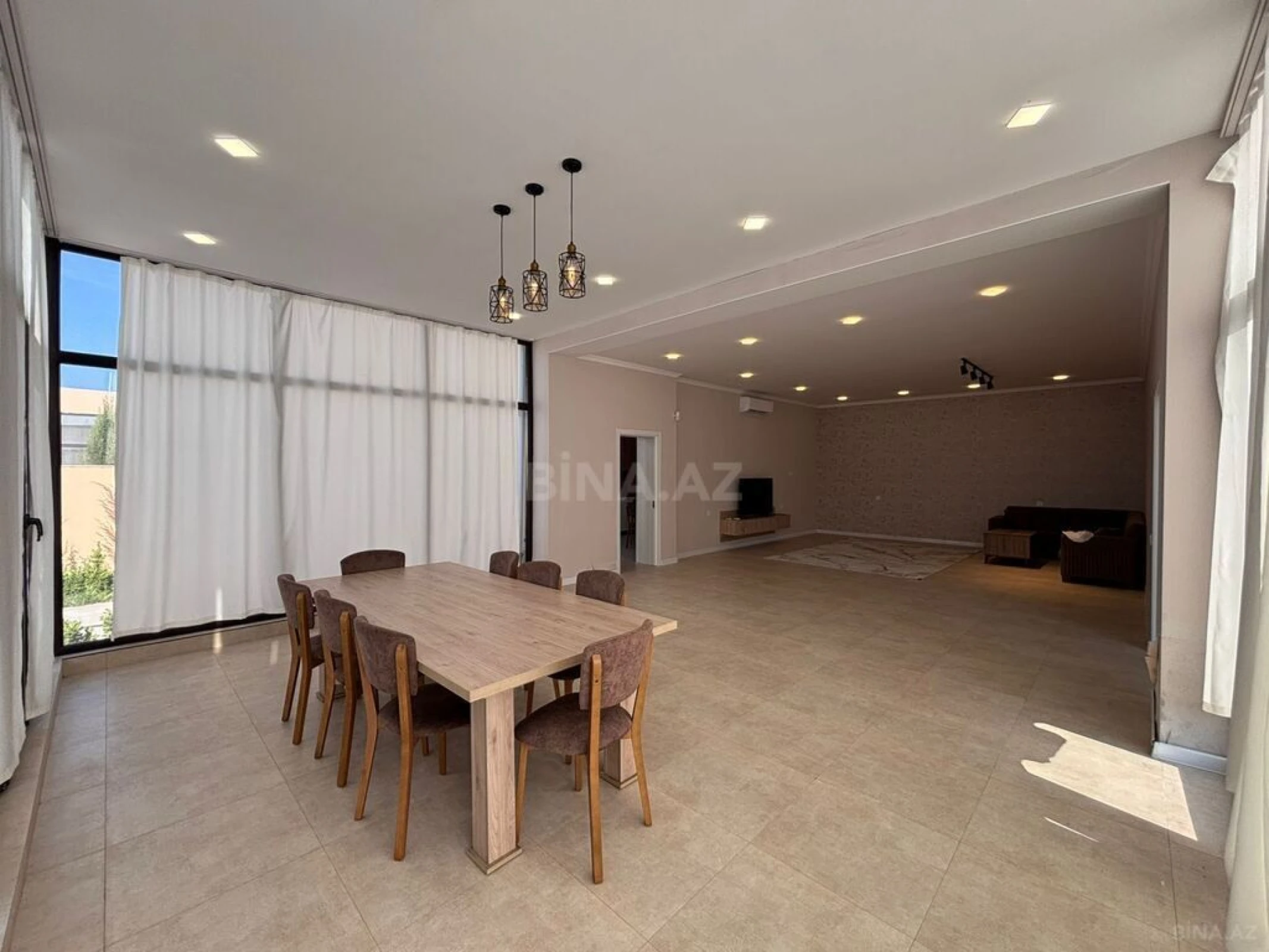 Satılır 5 otaqlı həyət evi 200 m²