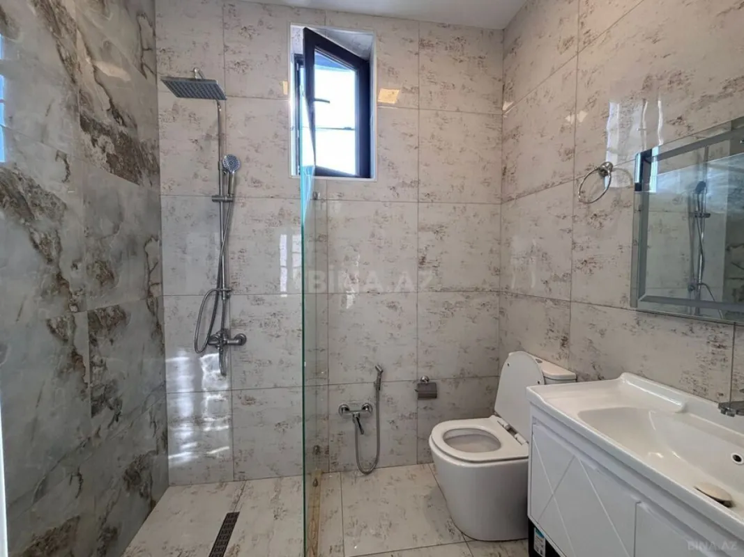 Satılır 5 otaqlı həyət evi 200 m²