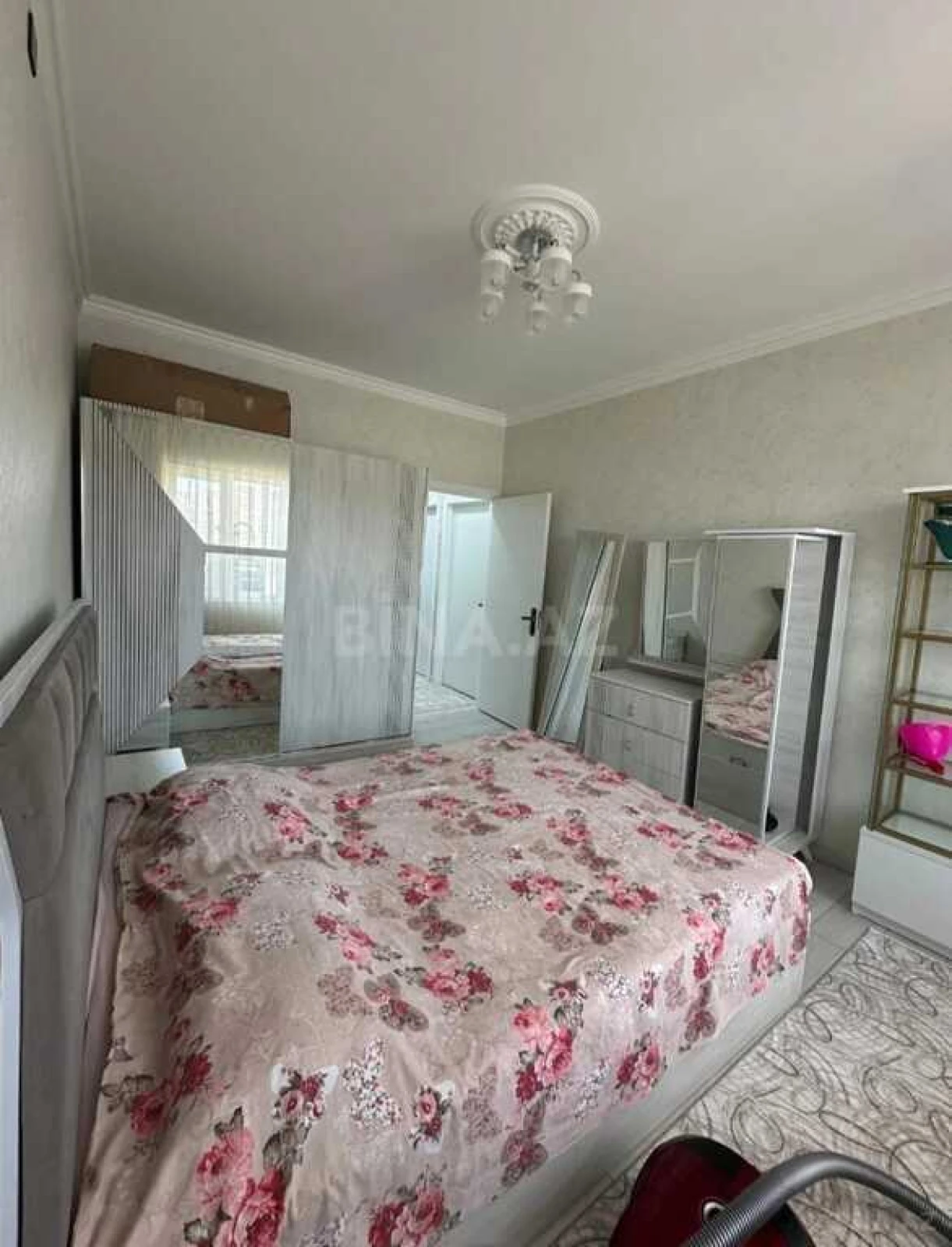 Satılır 2 otaqlı mənzil 70 m²