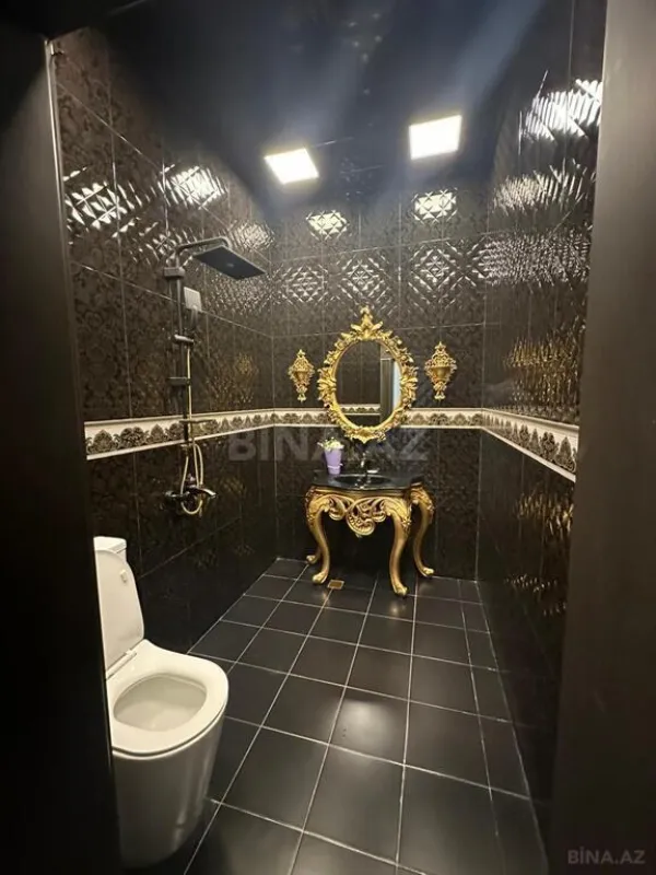 Satılır 8 otaqlı mənzil 1300 m²