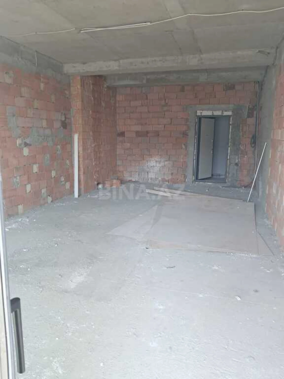 Satılır 1 otaqlı mənzil 58 m²