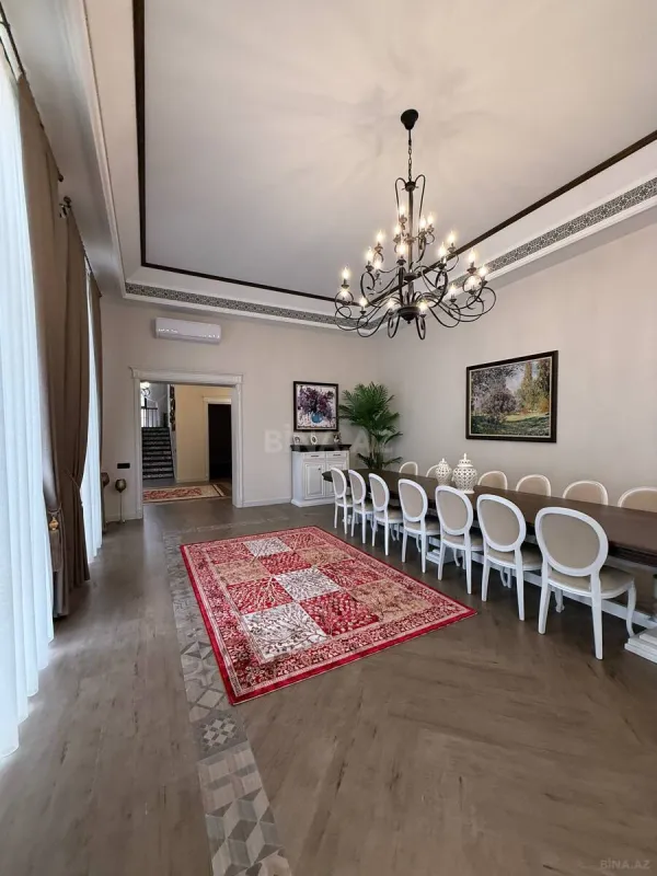 Satılır 8 otaqlı həyət evi 800 m²
