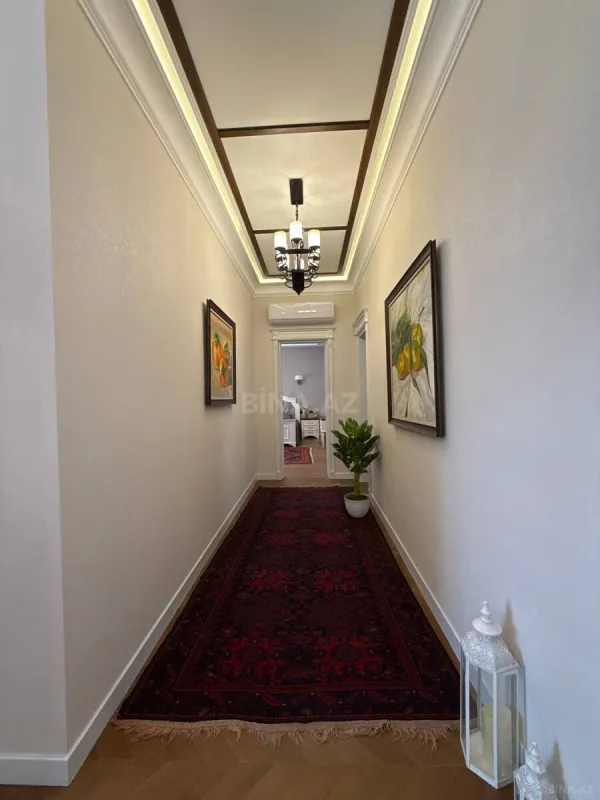 Satılır 8 otaqlı həyət evi 800 m²