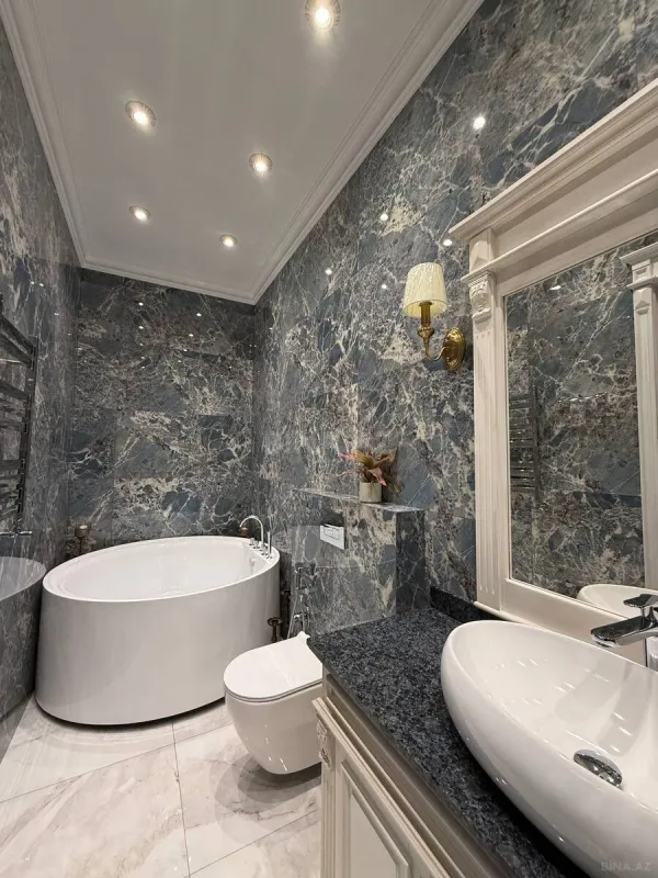 Satılır 8 otaqlı həyət evi 800 m²