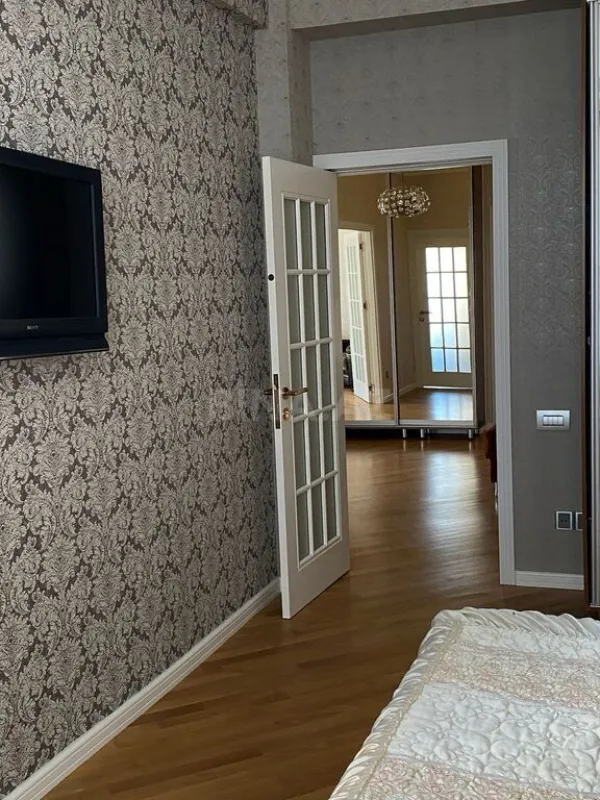 Kirayə verilir 3 otaqlı mənzil 105 m²