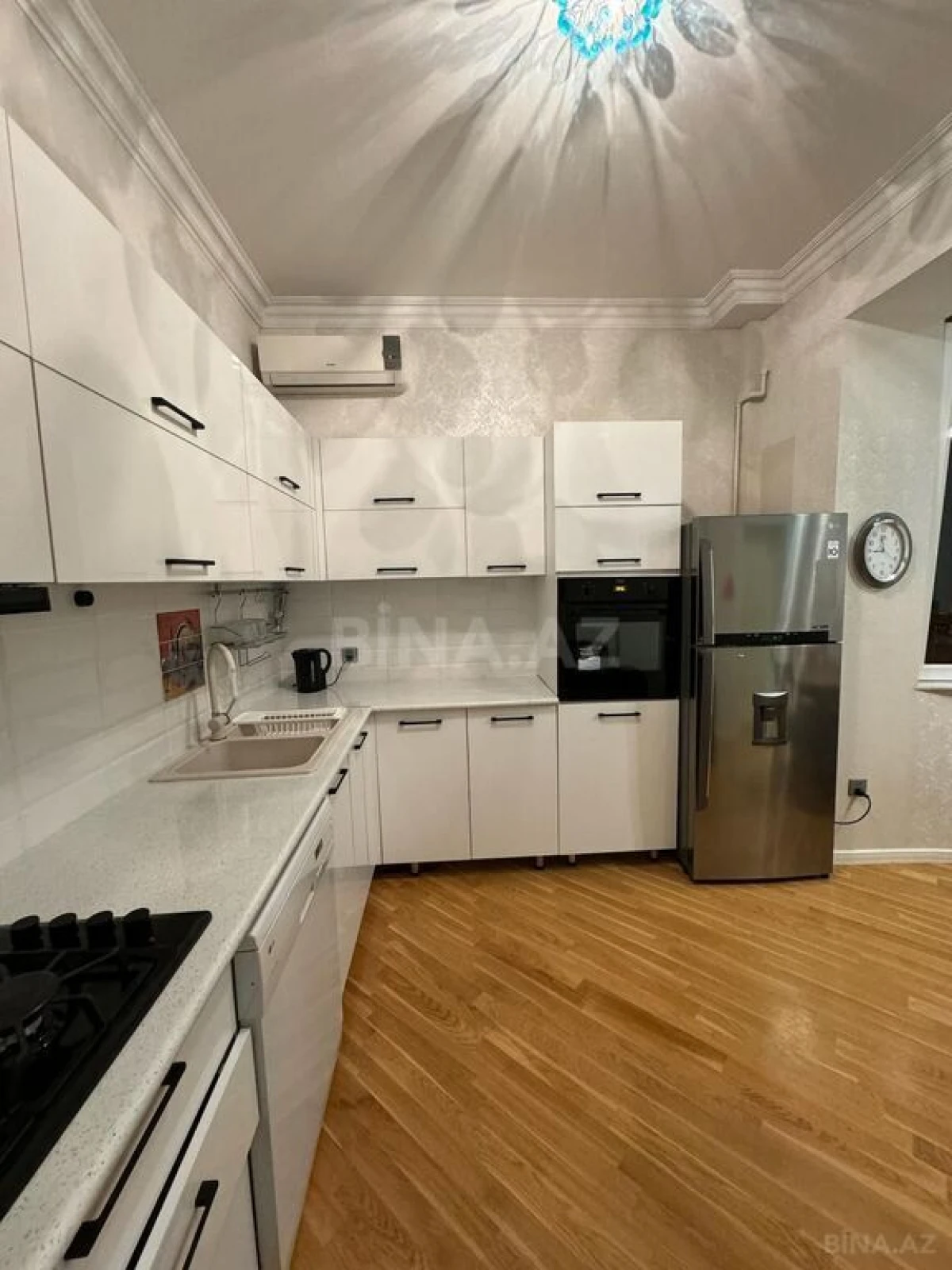 Kirayə verilir 3 otaqlı mənzil 105 m²