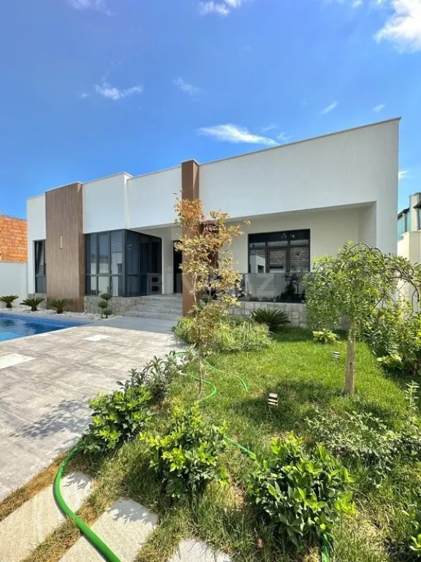 Satılır 4 otaqlı həyət evi 200 m²