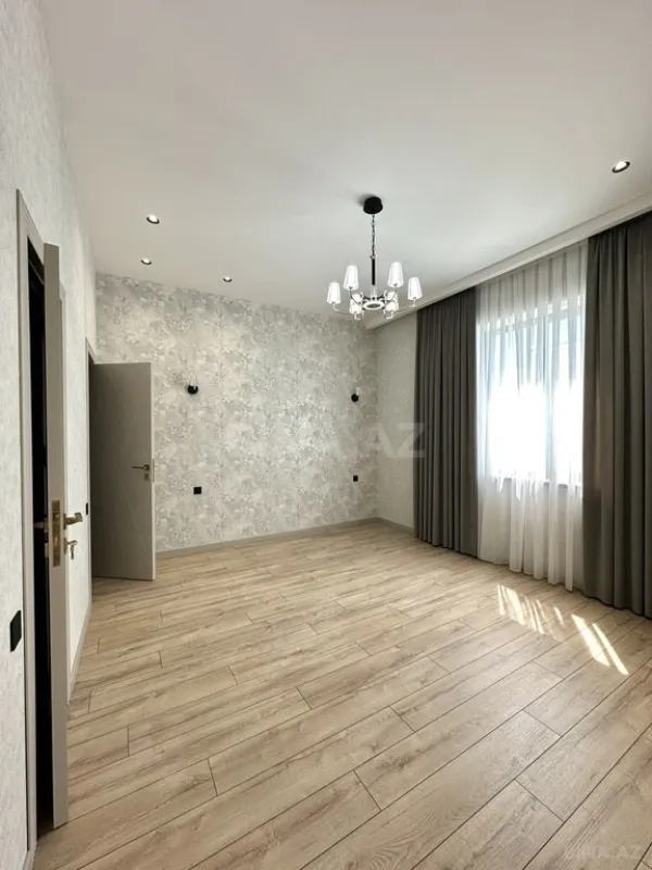 Satılır 4 otaqlı həyət evi 200 m²