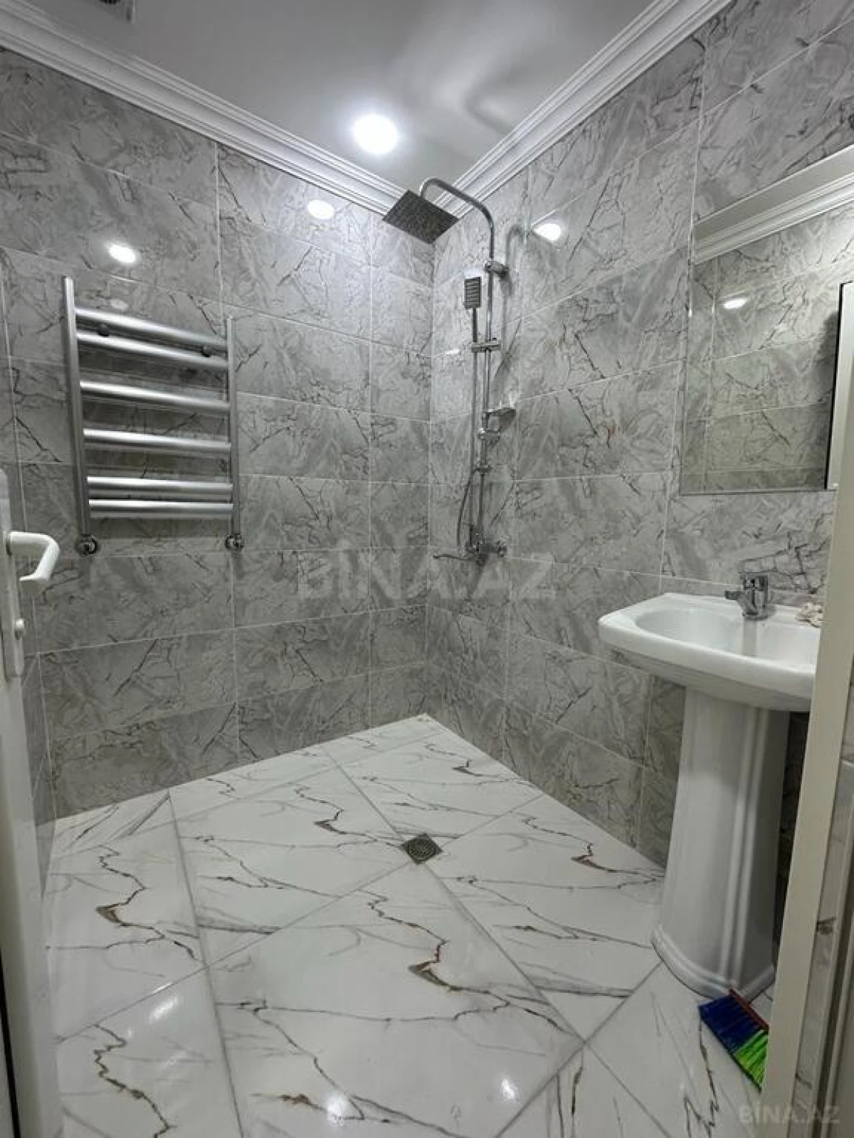 Satılır 2 otaqlı mənzil 58 m²
