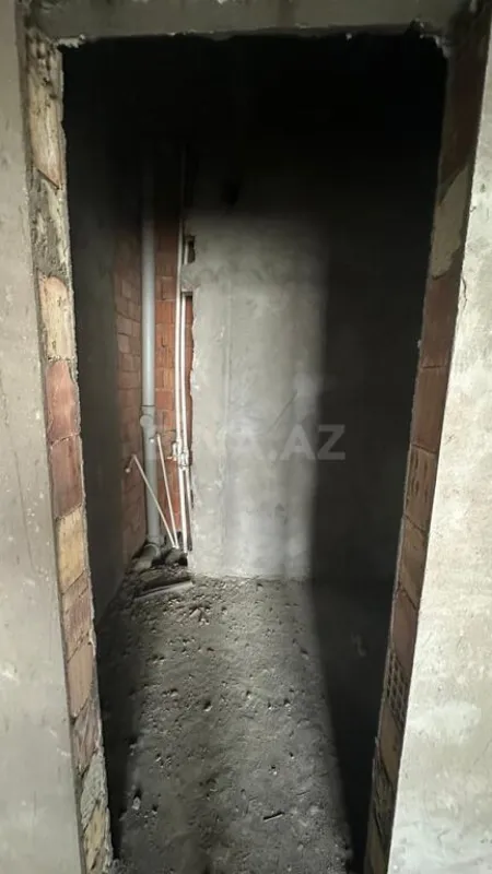 Satılır 4 otaqlı mənzil 194 m²