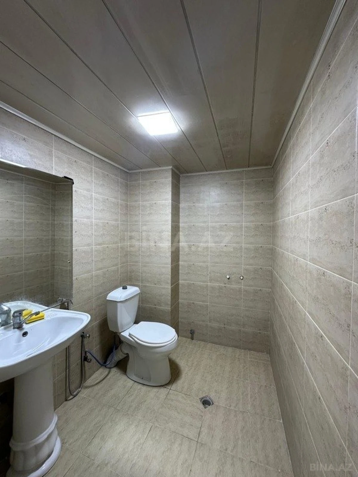 Kirayə verilir obyekt 147 m²