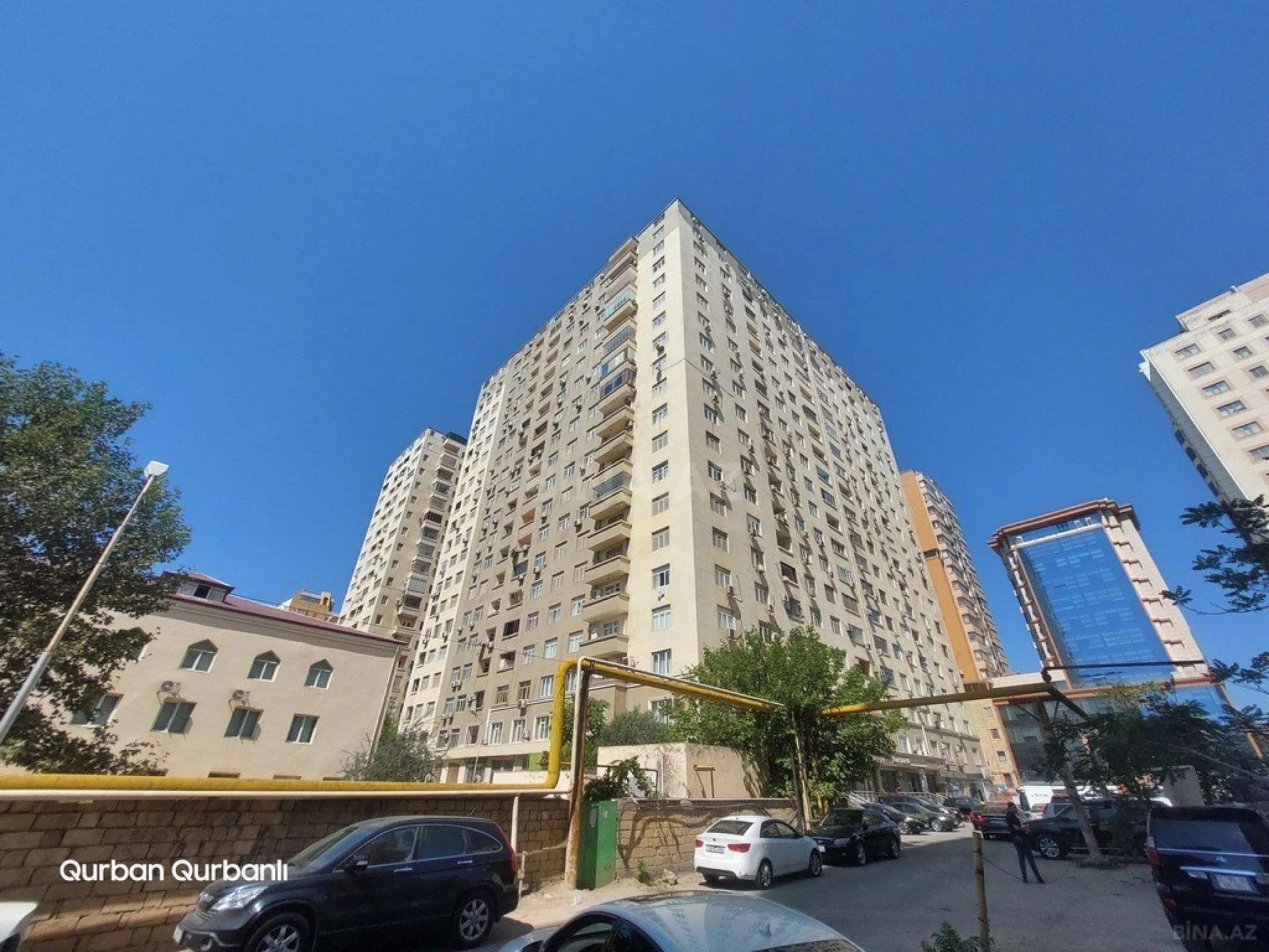 Satılır 3 otaqlı mənzil 165 m²