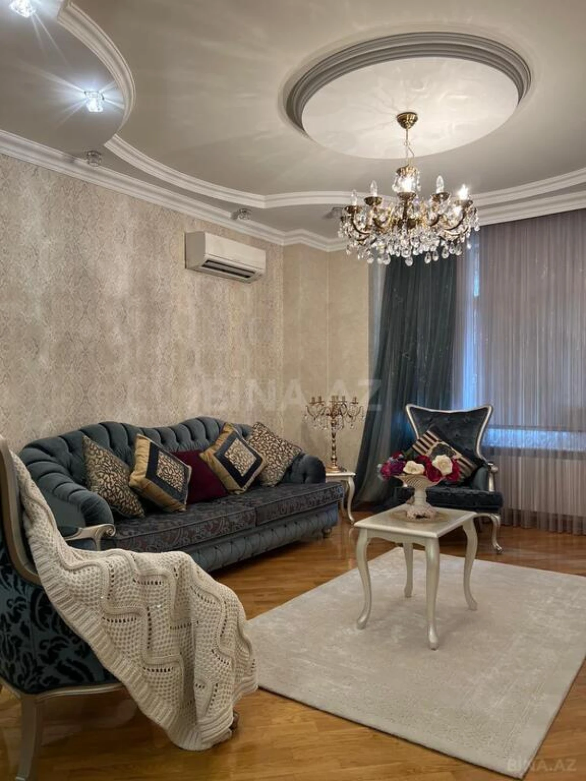 Satılır 3 otaqlı mənzil 165 m²