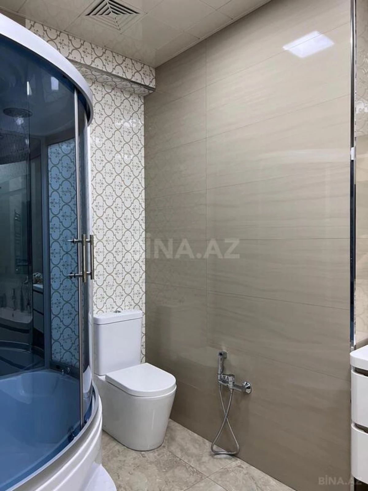 Satılır 3 otaqlı mənzil 165 m²