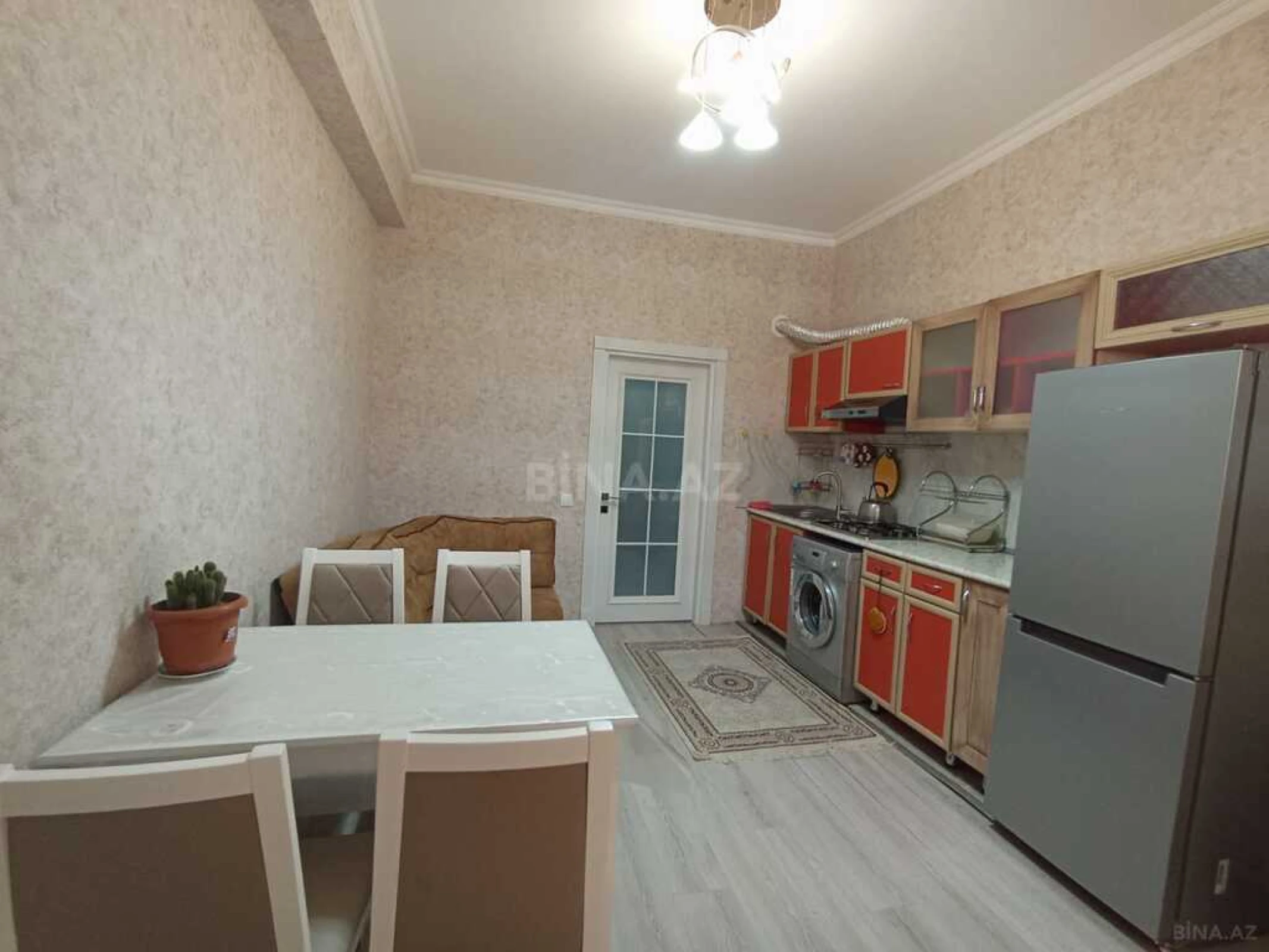 Kirayə verilir 2 otaqlı mənzil 75 m²
