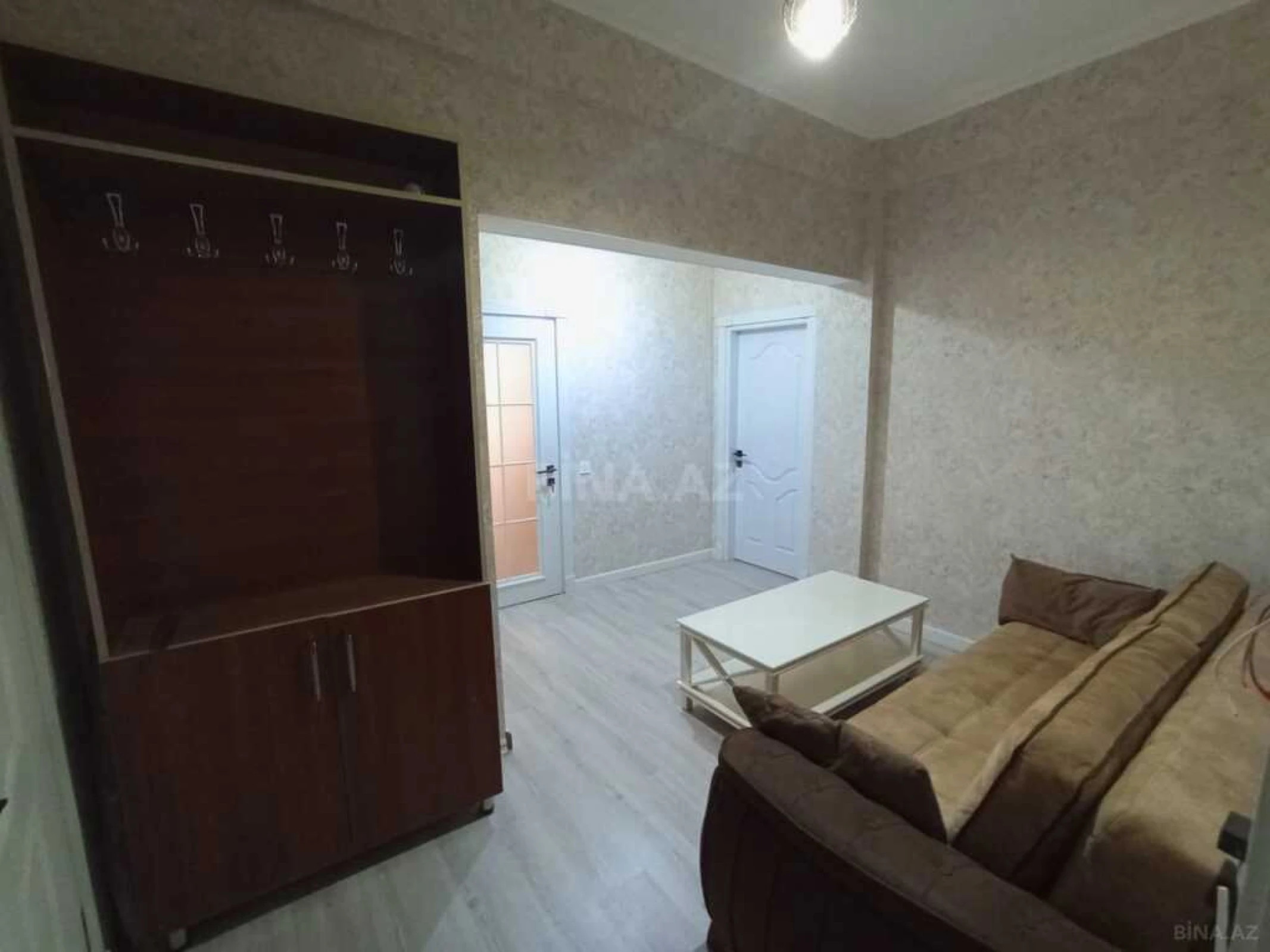 Kirayə verilir 2 otaqlı mənzil 75 m²