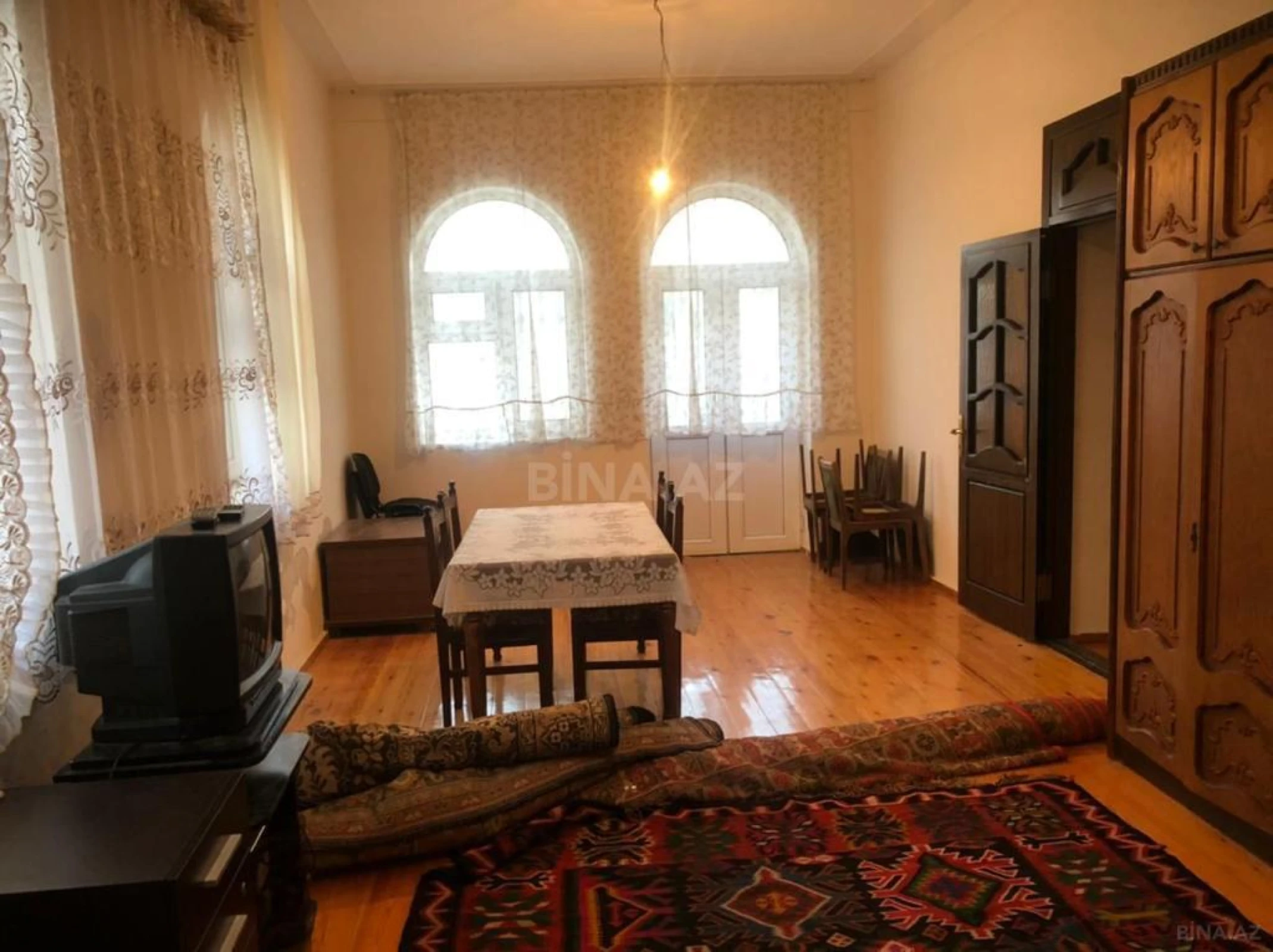 Satılır 7 otaqlı həyət evi 340 m²