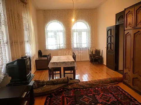 Satılır 7 otaqlı həyət evi 340 m²