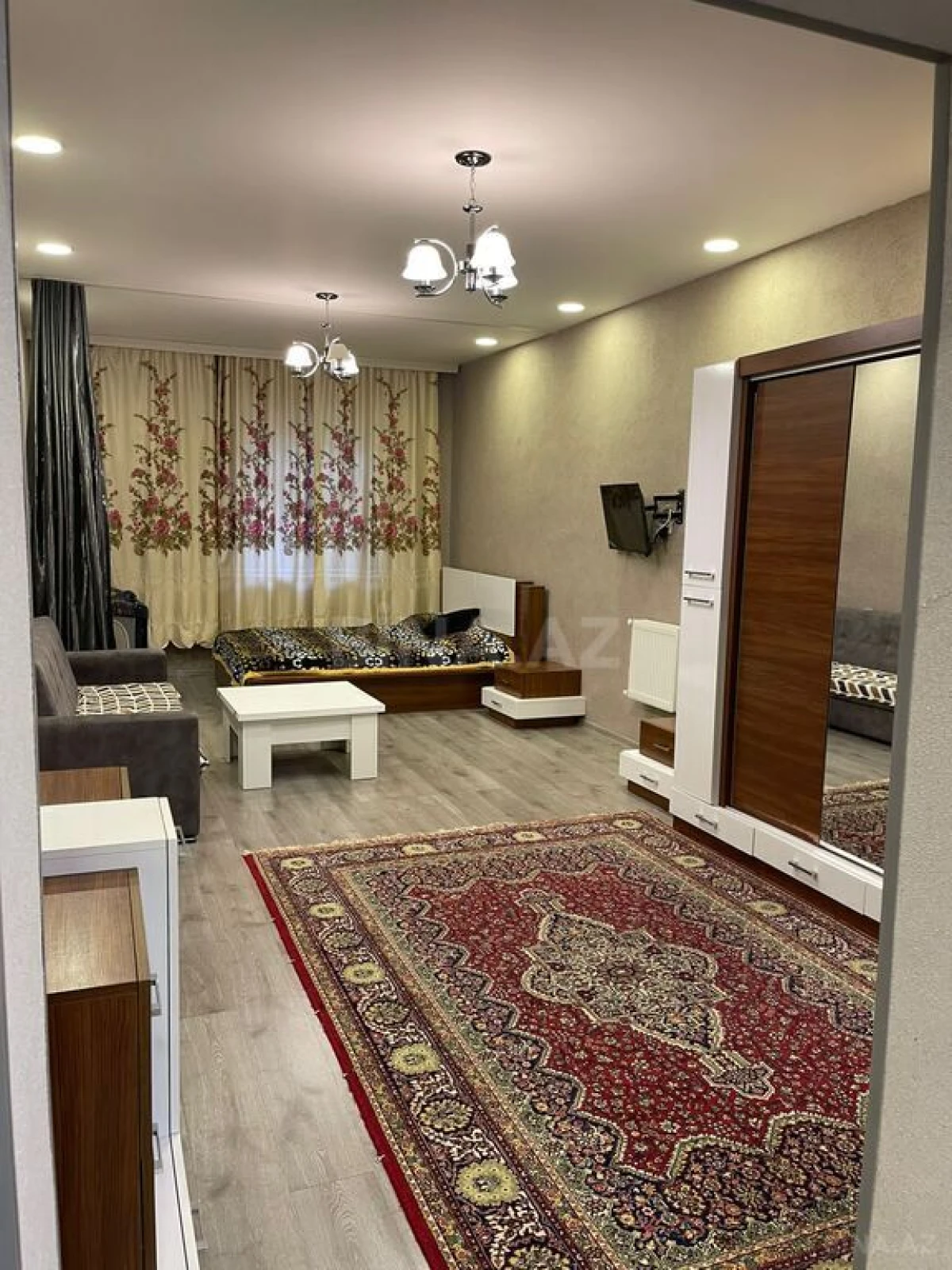 Satılır 7 otaqlı həyət evi 340 m²