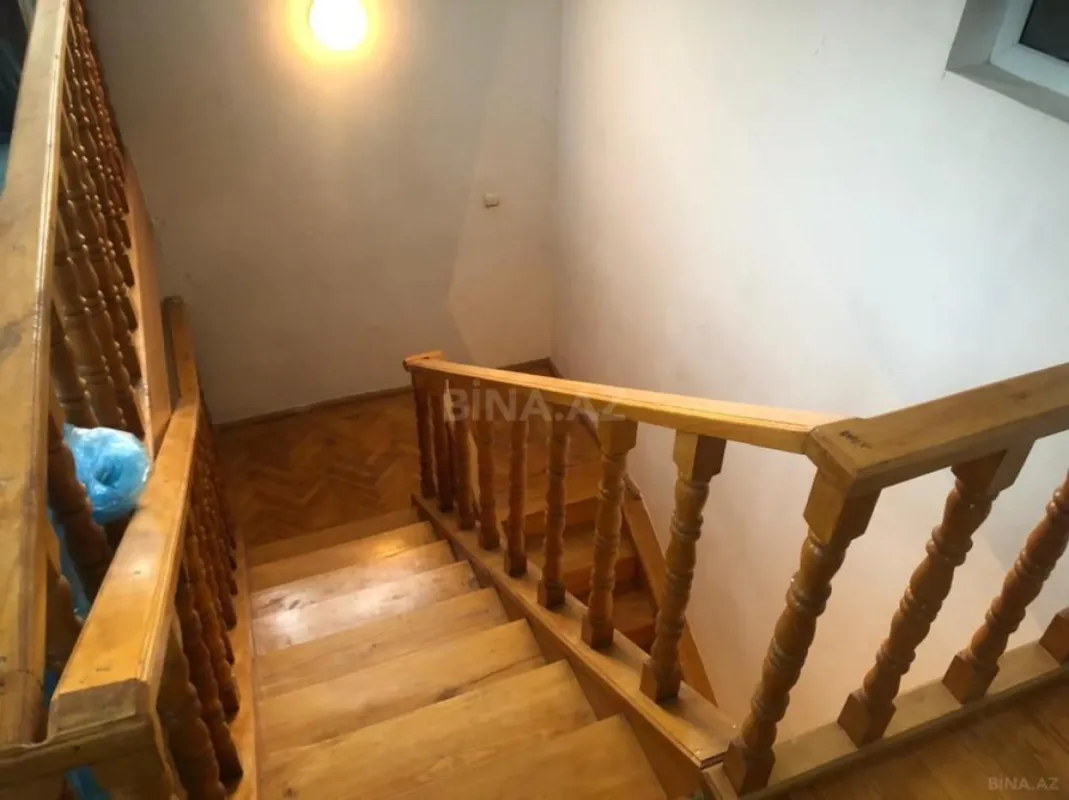 Satılır 7 otaqlı həyət evi 340 m²